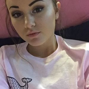 Meet your Posher, Hali